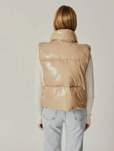 Load image into Gallery viewer, DELUC- MARMI PUFFER GILET
