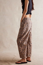 Load image into Gallery viewer, FREE PEOPLE-MID RISE BARREL-BROWN SUGAR COMBO
