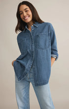 Load image into Gallery viewer, Z SUPPLY-ALL DAY DENIM JACKET WORN INDIGO
